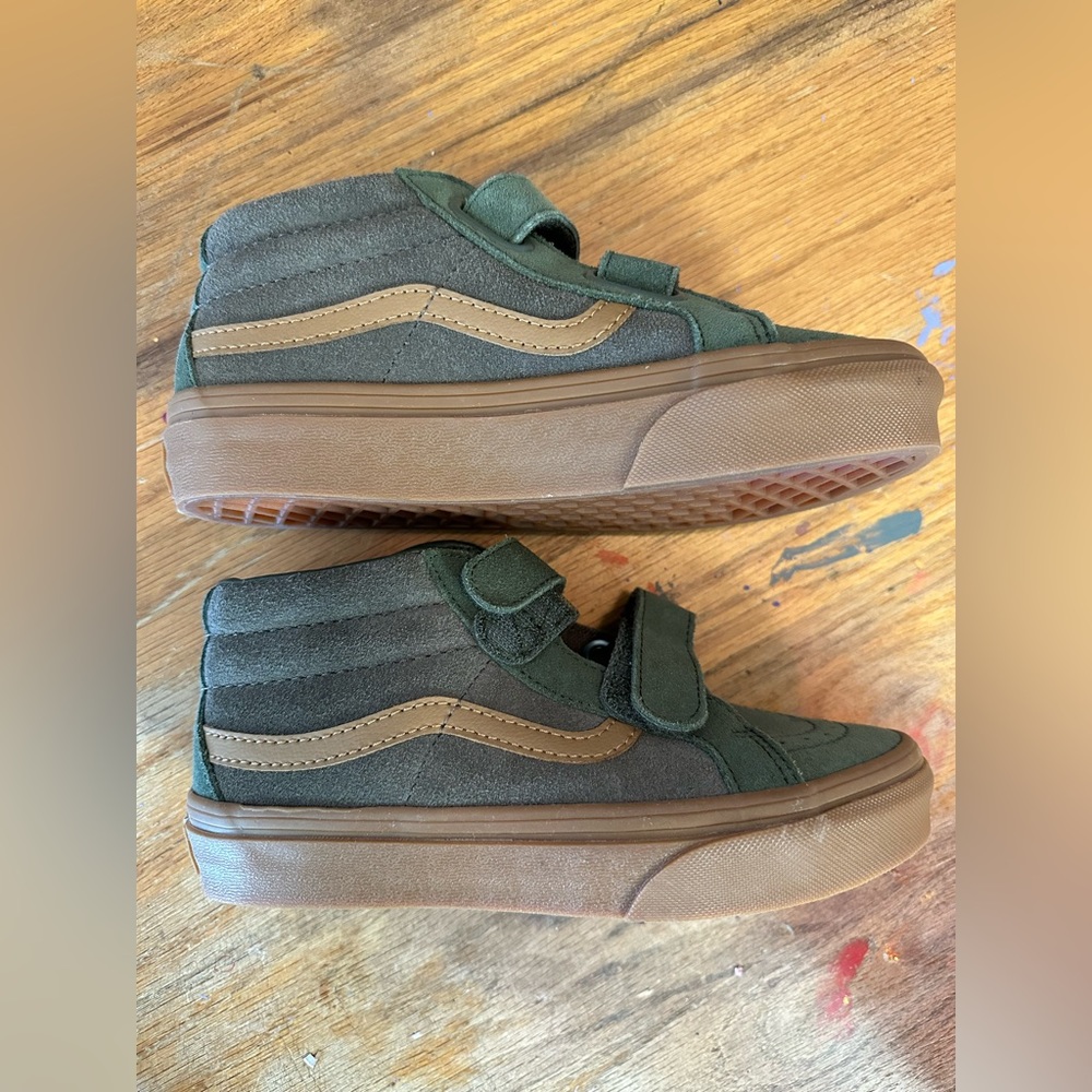 Brand new kids green low top vans size 13.5